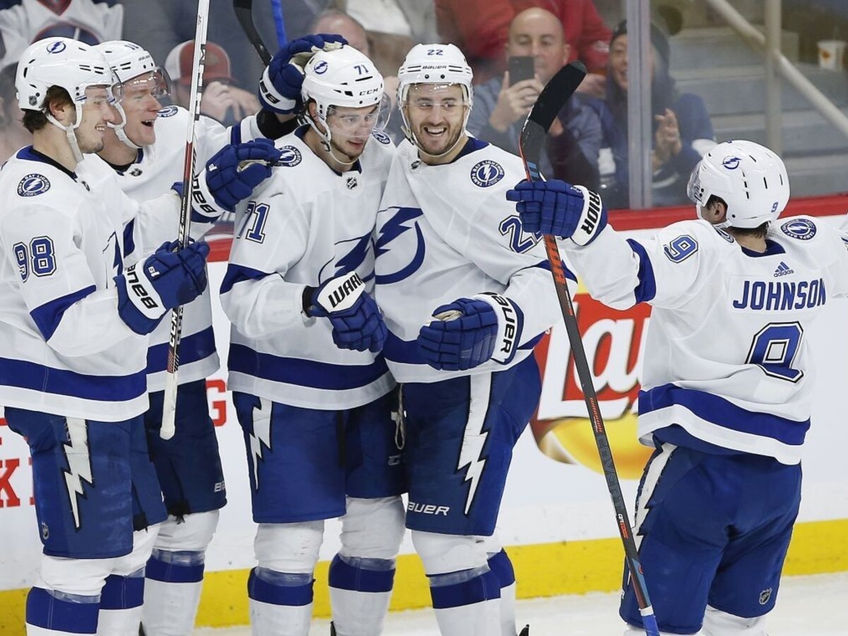 NHL: Tampa v zostave s Černákom vyhrala, prvý hetrik Cirelliho