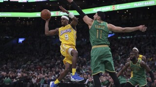 NBA: Súboj veľkých sokov. Lakers prekvapivo s Bostonom prehrali