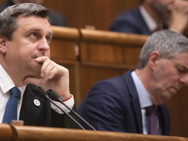 Poslednú schôdzu otvorila minúta ticha, v programe zostal jeden bod