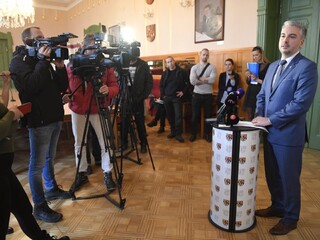 V kauze drahého nájomného pre školu zadržala NAKA štyroch ľudí