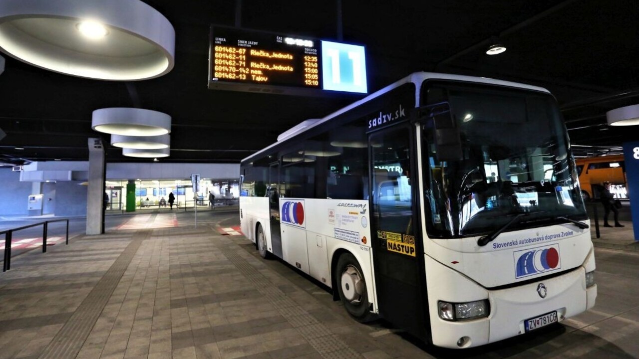Za krízu s autobusmi nemôže vláda ani štát, reagoval rezort na SaS