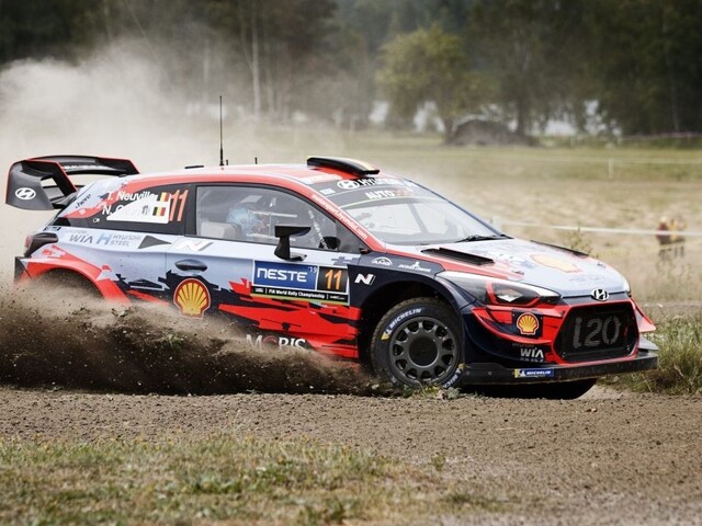 Neuville previedol skvelú jazdu, predbehol oboch súperov z Toyoty