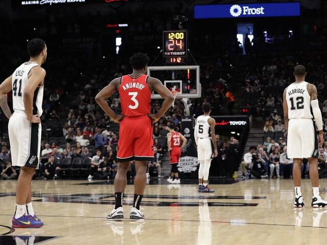 NBA: Bryantovi vzdali úctu, symbolicky mu obetovali 24 sekúnd