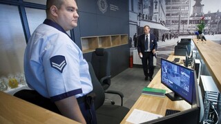 Do ulíc Bratislavy po krvavých incidentoch nasadia viac policajtov