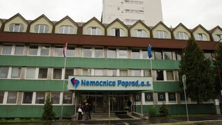 NAKA udrela po Slovensku, šéfa nemocnice odviedla z porady