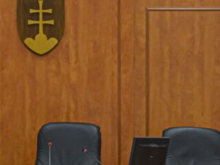 Sudkyni z Threemy pozastavili funkciu, druhá sa tomu vyhla