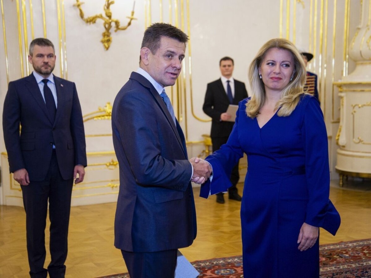 Čaputová vymenovala nového ministra ŽP, preberá druhý rezort