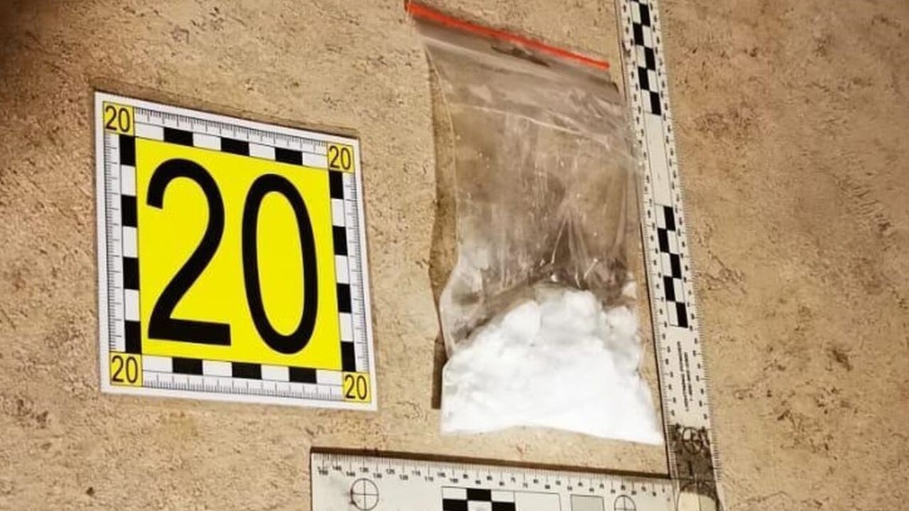 NAKA udrela na južnom Slovensku, zaistila kilogramy drog