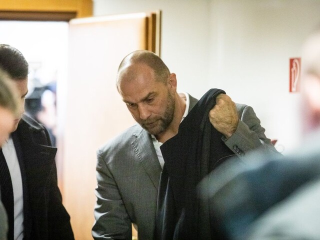 Policajti zobrali Bödörovi telefón aj iné veci, obvinený nie je