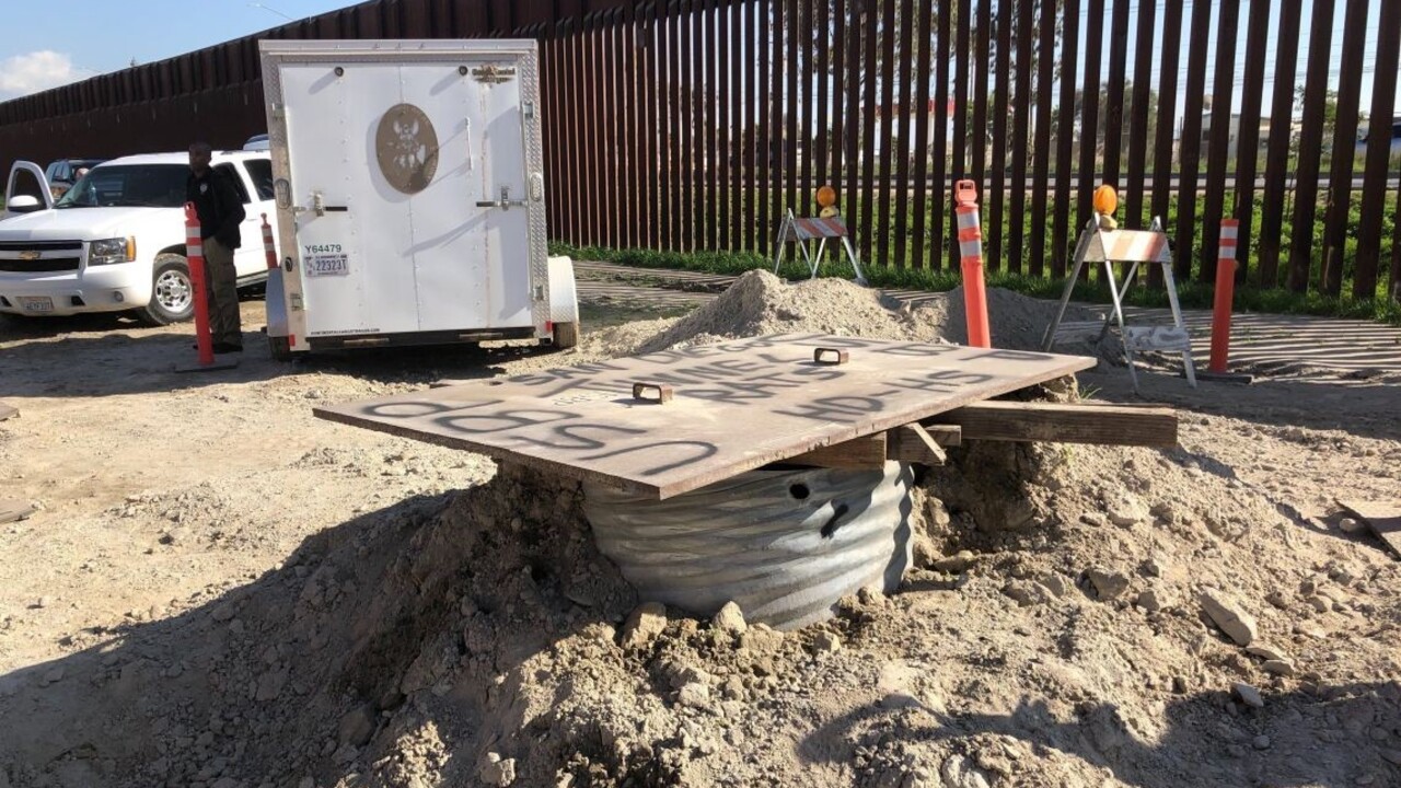 Pod hranicami objavili najdlhší pašerácky tunel. Ukrýval aj výťah