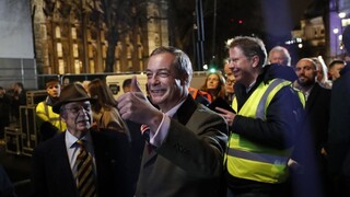 Vystúpenie lídra Strany brexitu N. Faragea k odchodu z EÚ