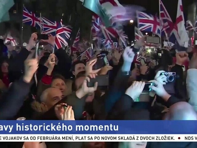 Tisícky ľudí prišli oslavovať brexit k parlamentu, pozýval Farage