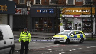 Útok v Londýne si vyžiadal ranených, muža zastrelila polícia