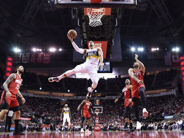 NBA: Houston doma zdolal New Orleans, výhru zariadil Harden