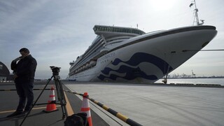 Pasažierov lode testujú na vírus, potvrdili desiatky infikovaných