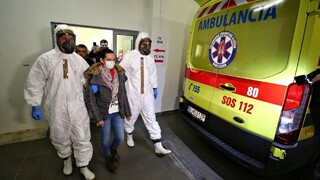 Personál cvičil, čo robiť v prípade koronavírusu. Takto to vyzeralo