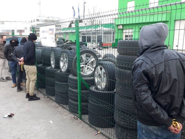 Auto plné blízkovýchodných migrantov unikalo našim policajtom