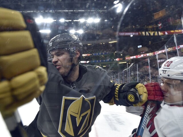 NHL: Fehérváry získal prvý bod, debaklu Capitals nezabránil