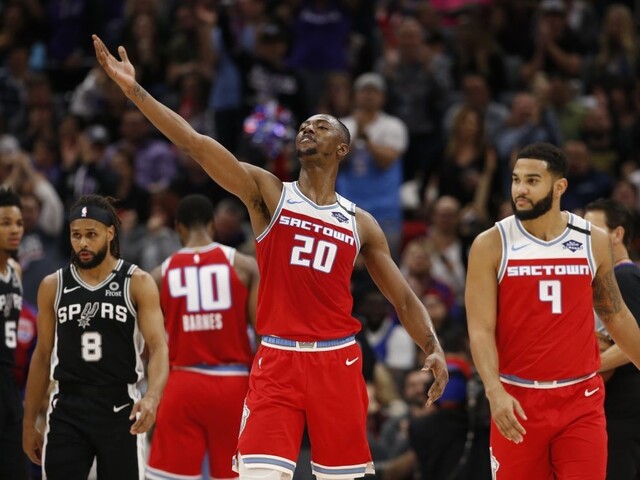 NBA: Bucks si upevnili vedenie, Antetokounmpo siahal na triple double