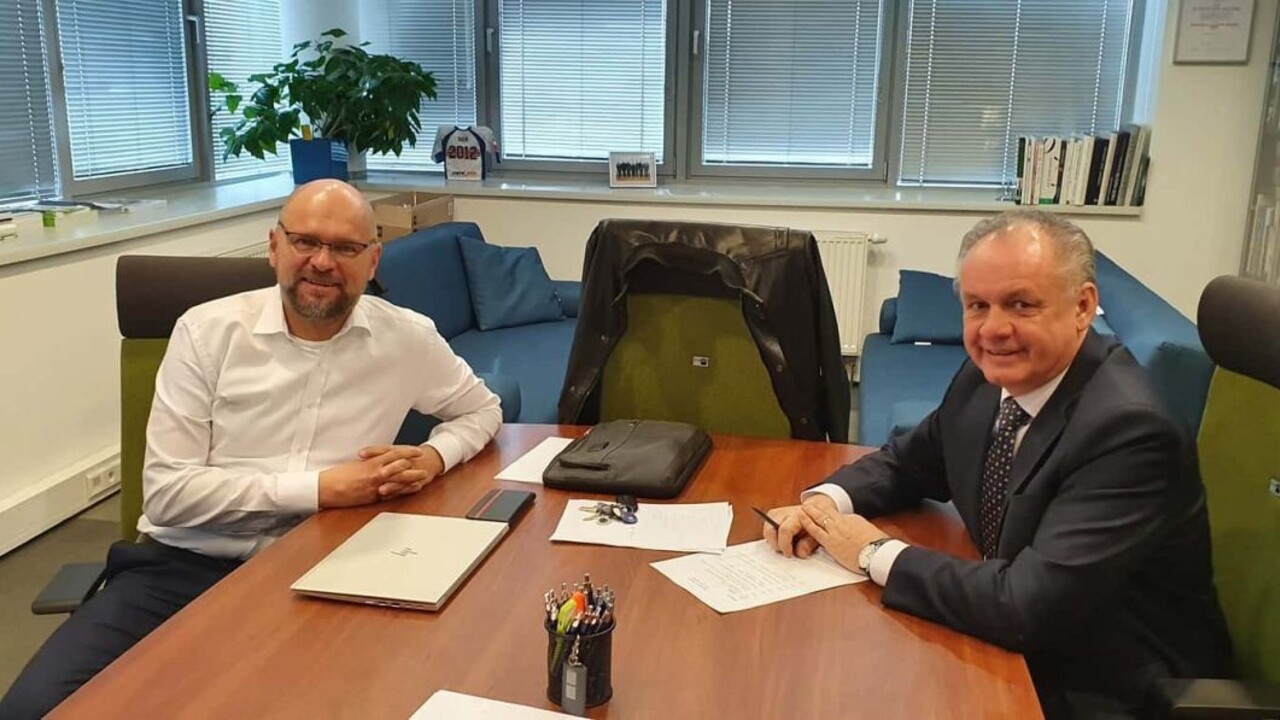 Neposielajte si odkazy cez médiá, vyzvali opozíciu Sulík a Kiska