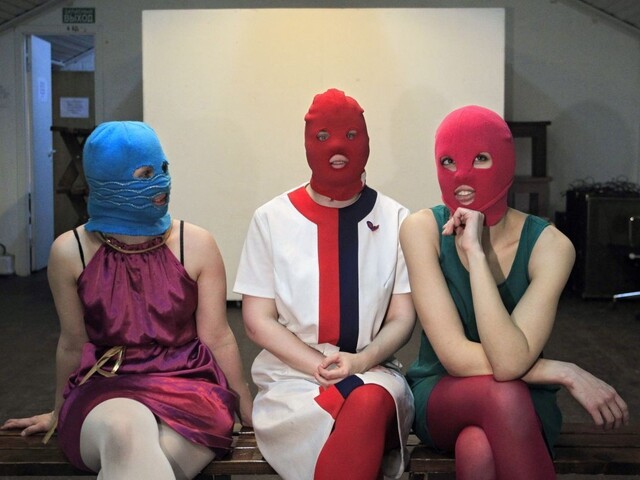 Pankáčky z Pussy Riot natáčali videoklip, zatýkala ich polícia