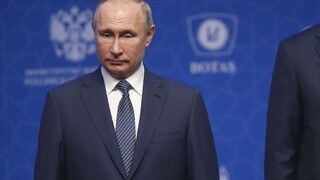 Putina v ruskom prieskume dôvery predbehli dvaja iní politici
