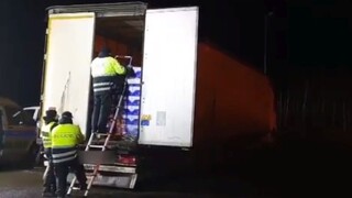 Kamión v Česku prevážal migrantov, odhalil ich špeciálny prístroj