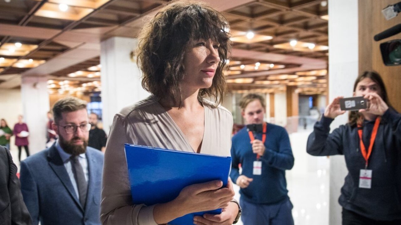 Korupcia, hovorí o opatreniach Nicholsonová. Tomáš nesúhlasí