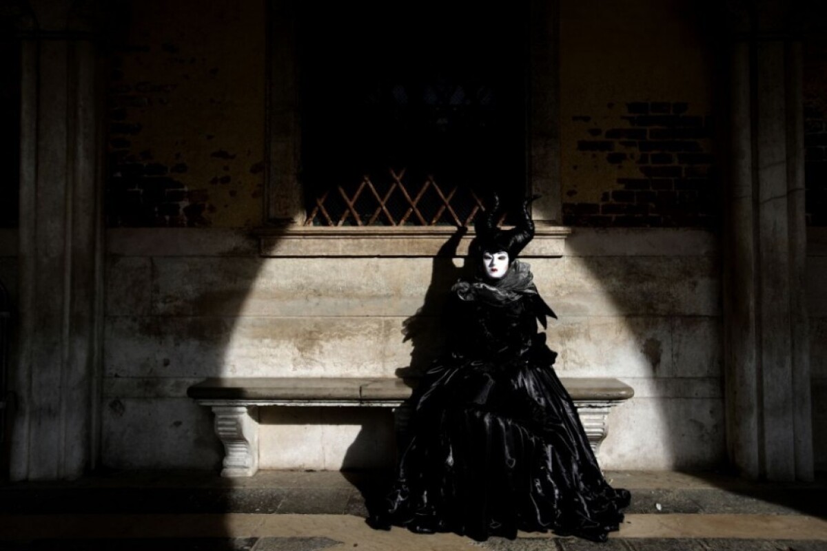 aptopix-italy-venice-carnival-50721-b06519de2eea4dbfacde2b2fbbef2c94_4eaeac11.jpg
