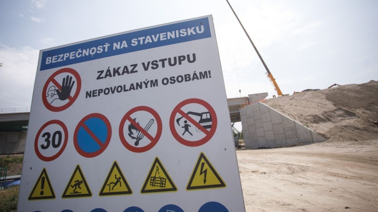Nákladiak spôsobil tragédiu na stavbe bratislavského obchvatu