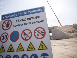 Nákladiak spôsobil tragédiu na stavbe bratislavského obchvatu