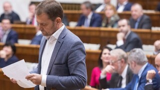 Kempovanie v rokovacej sále nemá zmysel, myslí si Matovič