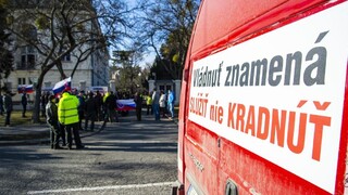 Kamionisti chcú opäť blokovať cesty, ak schvália zrušenie známok