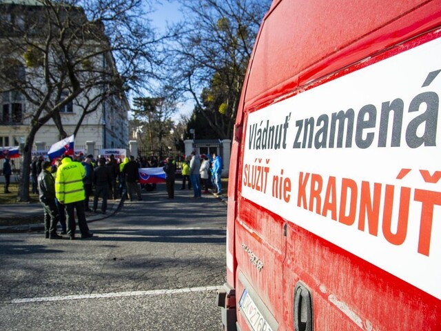 Kamionisti chcú opäť blokovať cesty, ak schvália zrušenie známok