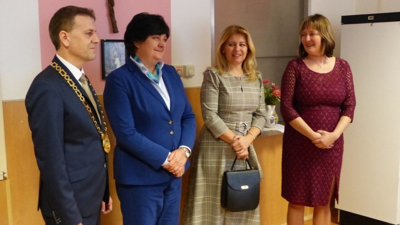 Čaputová navštívila seniorov, témou bola starostlivosť o nich