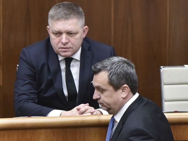 Skrátené konanie dvakrát neprešlo, schôdza pokračuje po víkende