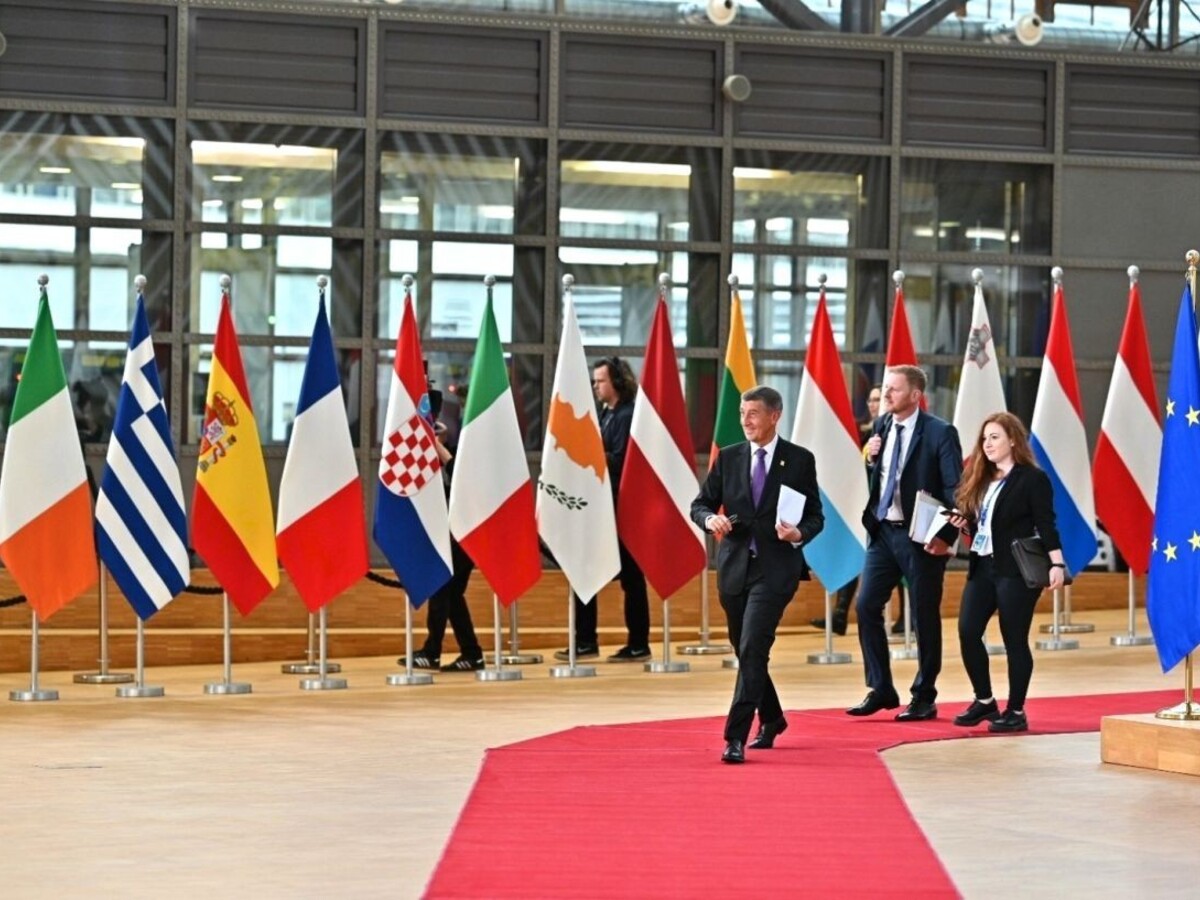 Babiš na summite EÚ zastupuje aj nás. SR nechce presne to, čo ČR