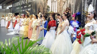 Výstave dominovala biela farba, predvádzali svadobné šaty
