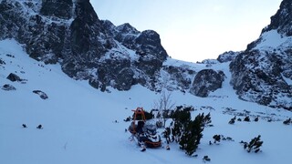 V Tatrách zahynuli dvaja horolezci, o život prišli pod štítom