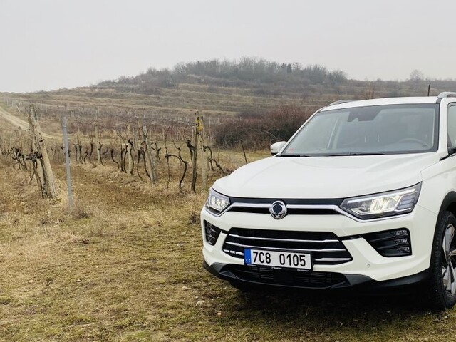Prekvapivý SSangYong Korando a Mitsubishi L200 na ľade