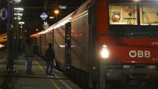 Vlak z Talianska, ktorý zastavili pre koronavírus, pokračuje ďalej
