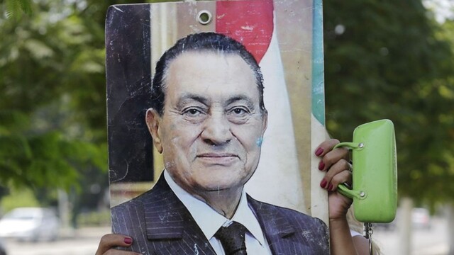 Zomrel muž, ktorý desaťročia vládol Egyptu, Husní Mubarak