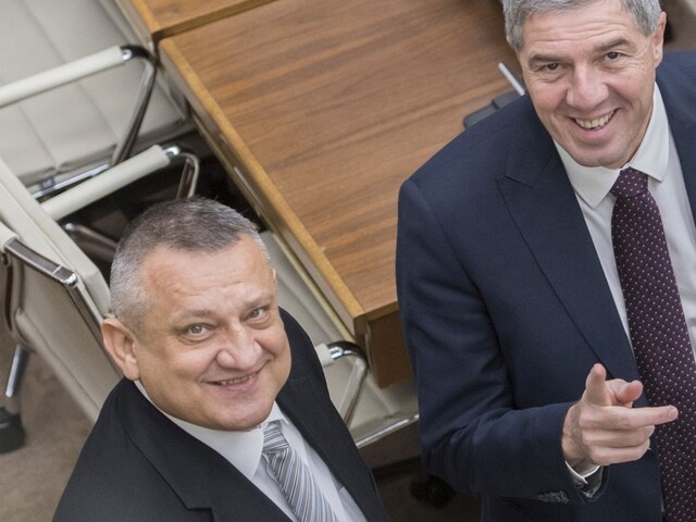 Bugárovci sa dištancovali od poslanca, ktorý hlasuje s koalíciou