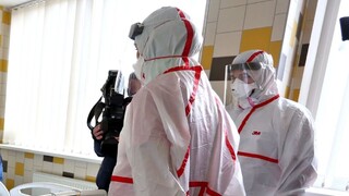 Do nemocnice previezli rodinu, ktorá bola na lyžovačke v Taliansku