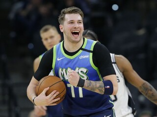 NBA: Dončičov ďalší triple double, Dallas triumfoval v San Antoniu