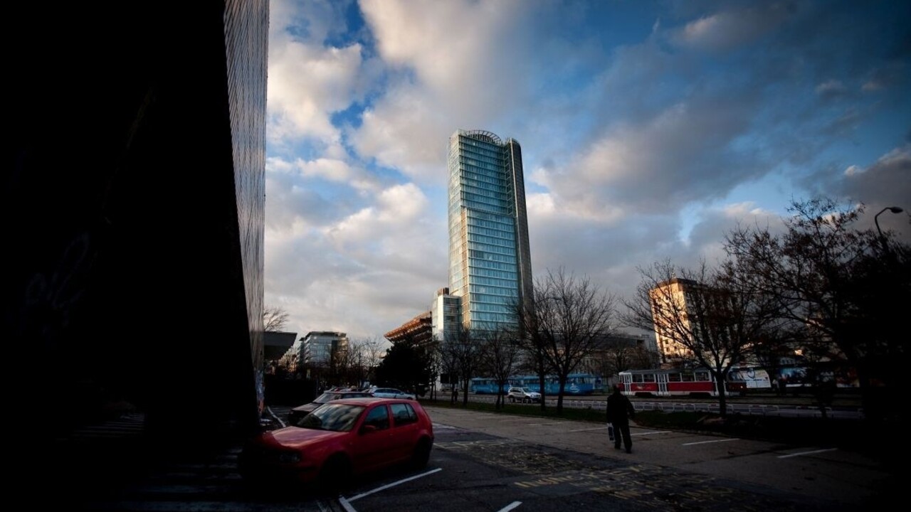 Prieskum NBS medzi analytikmi naznačil, ako porastie ekonomika SR