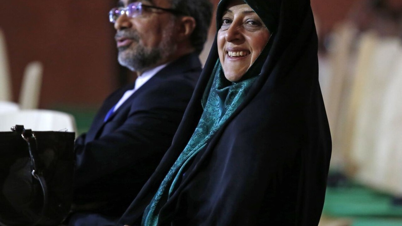 Nakazila sa vysokopostavená politička, v Iráne zrušili i modlitby