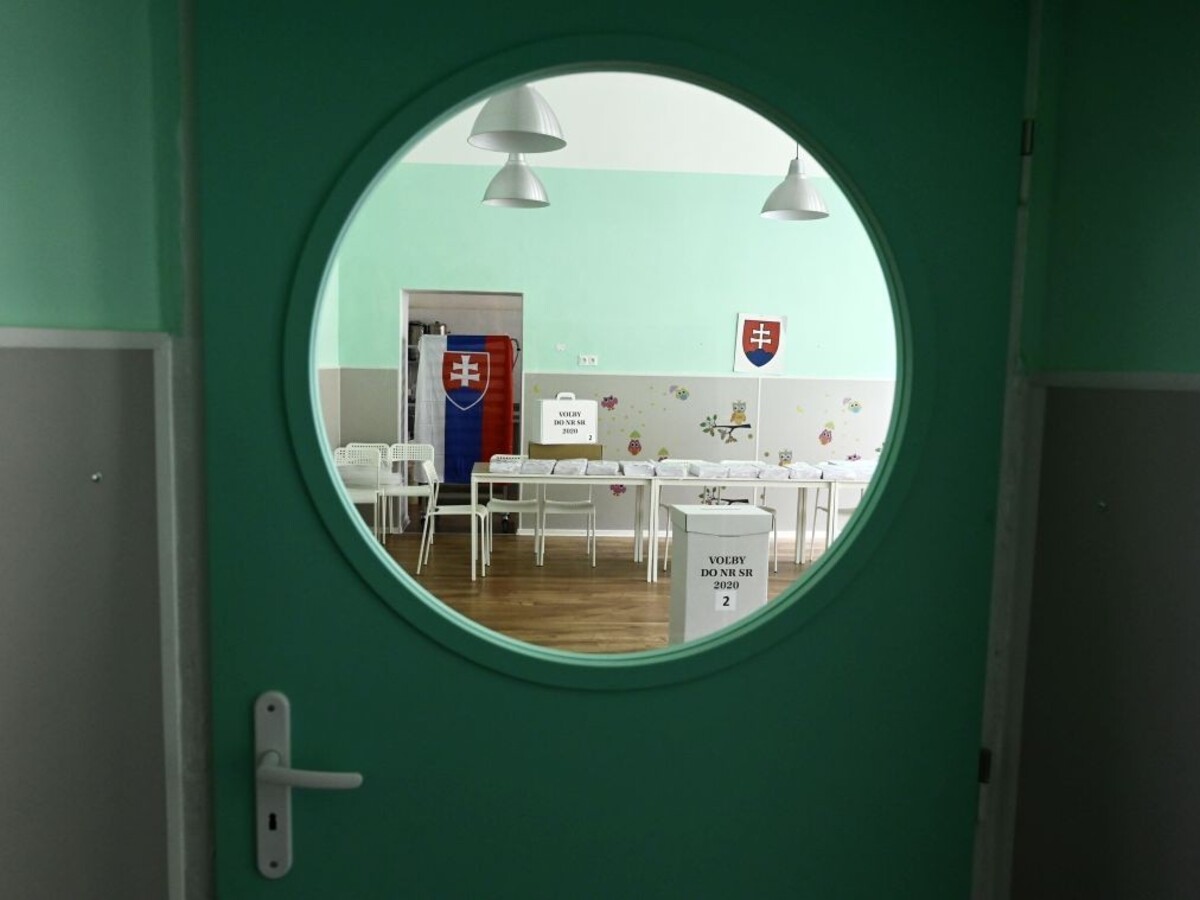 Zomrela členka komisie, voľby v obvode posunuli o hodinu