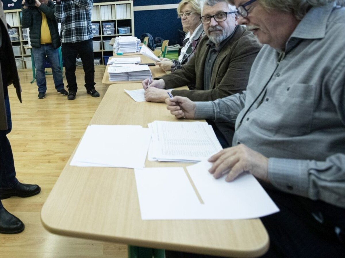 Bezdomovec roztrhal listinu voličov. Chcel voliť tam, kde nemohol