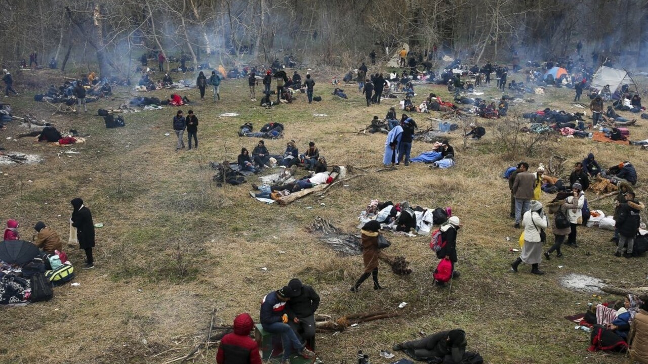 Cez hranice sme do EÚ pustili desaťtisíce migrantov, tvrdí Turecko